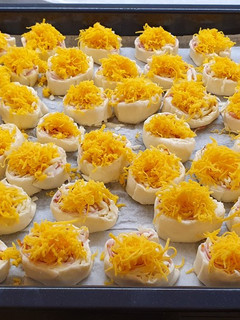 Sajtos-sonkás csiga recept fotója