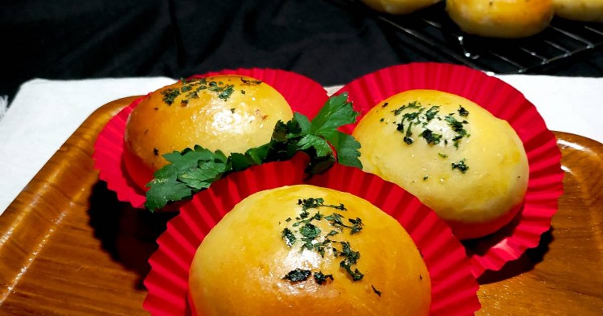Resep Roti Isi Daging Ayam (Egless Bun Recipe) oleh Azka Layyina - Cookpad