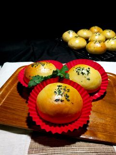 Foto resep Roti Isi Daging Ayam (Egless Bun Recipe)