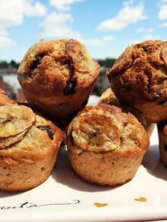 Una foto de Muffins de banana ¡Muy fáciles y rápidos! 🍌