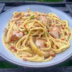 Seared ‘disco' scallops with oregano and lemon linguine A picture of Seared ‘disco' scallops with oregano and lemon linguine.
