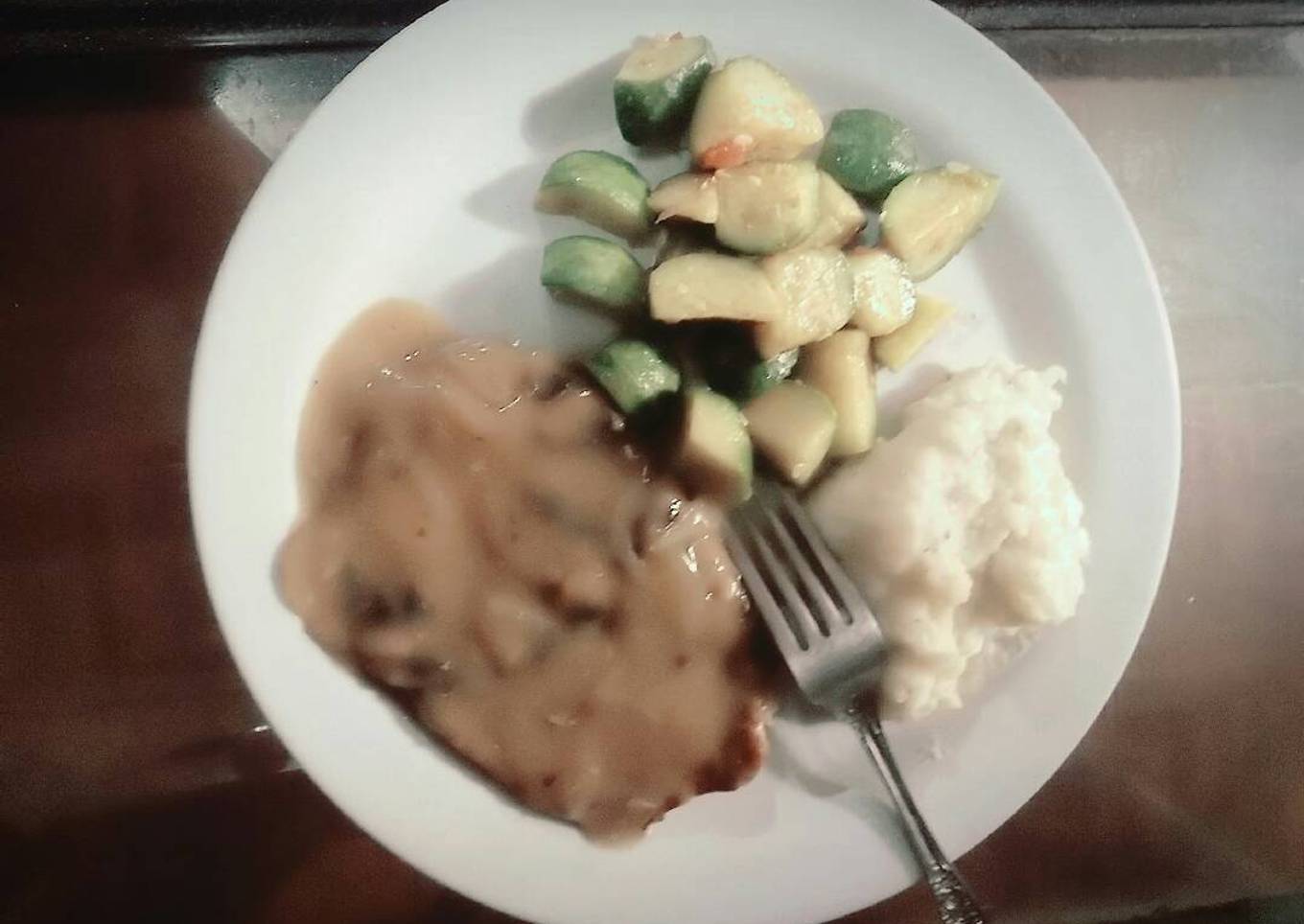 Chuletas de cerdo en salsa de champiñones😜