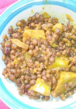 A picture of Agugu and yam.