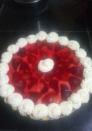 Una foto de Tarta de frutilla con crema de leche