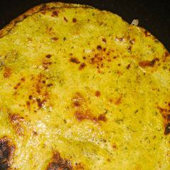 A picture of Missi roti.
