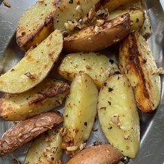 A picture of Roasted potatoes.