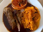 Une photo de orange patate douce