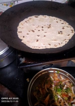 A picture of Wheat roti.