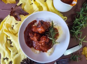 Foto de Rabo de Boi em cama de Puré de Batata
