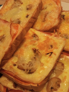 Una foto de Minipizzas de pan de molde