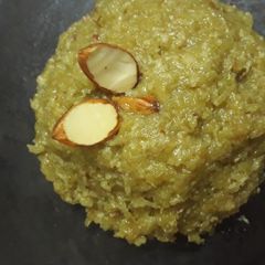 A picture of Lauki ka halwa (bottlegourd halwa).