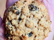 Una foto de cookies azúcar mascabo
