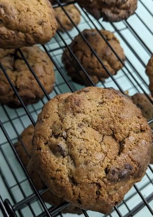 A picture of NYC Levain inspired Chocolate Chip Walnut Cookies.