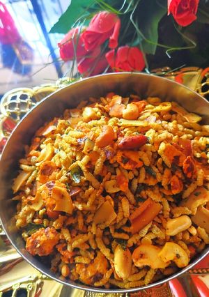 A picture of Bhajak Poha Chivda.
