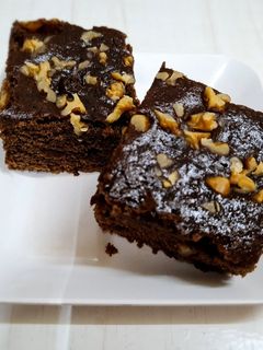 चॉकलेट ब्राउनी (Chocolate Brownie recipe in hindi) रेसिपी मुख्य फोटो