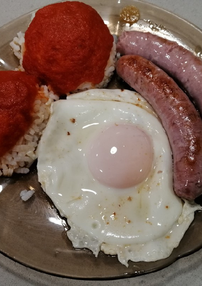 Una foto de Arroz a la cubana