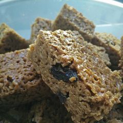 A picture of Soft chunky flapjacks.