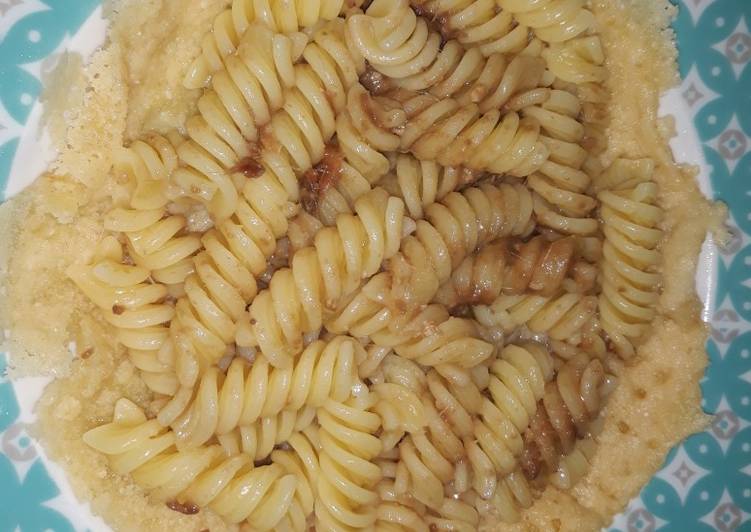 Fusilli alle Alici di Cetara in nido di Parmigiano