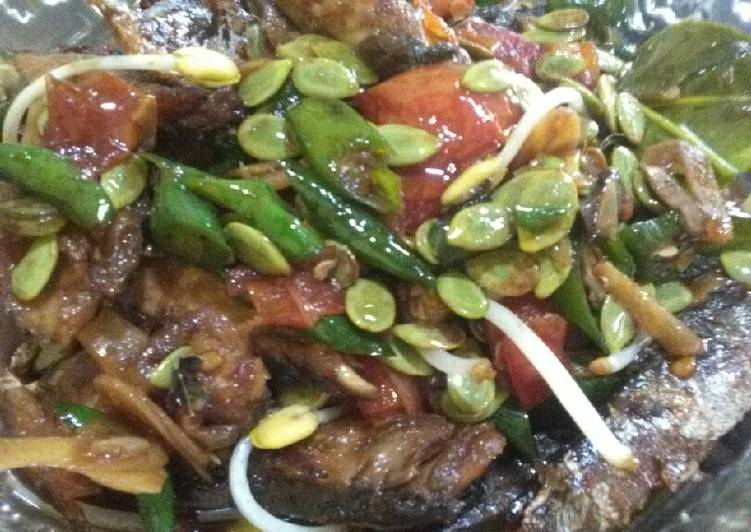 Resep Ikan salem kecap pedas manis Lezat