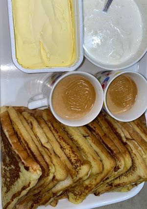 A picture of French toast.