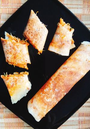 A picture of Schezwan dosa.