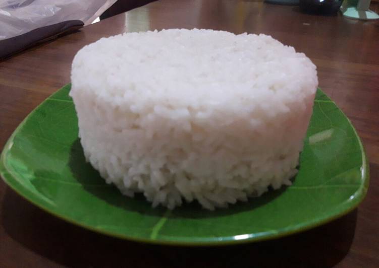 Langkah Mudah Menyiapkan Nasi Putih Kukus Super Enak