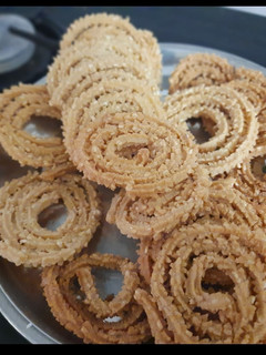 கோதுமை முறுக்கு (Kothumai murukku recipe in tamil) செய்முறை முக்கிய புகைப்படம்