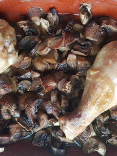 Una foto de Muslitos de pollo con champiñones 7º