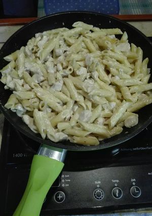 Tejszínes-sajtos csirkés penne recept fotója