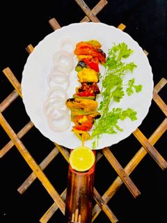 आचारी पनीर टिक्का(achari paneer tikka in hindi) रेसिपी मुख्य फोटो