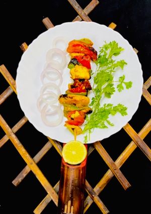 आचारी पनीर टिक्का(achari paneer tikka in hindi) रेसिपी मुख्य फोटो