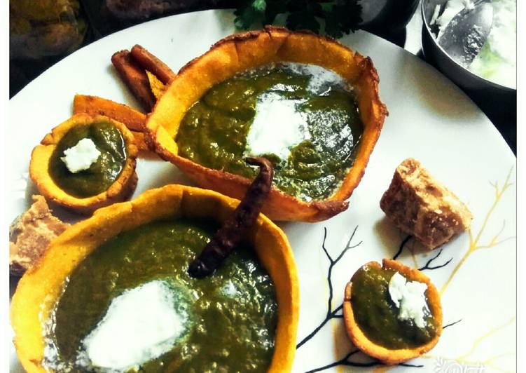 Recipe of Award-winning Makka de bowl mein sarso da saag