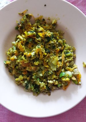 Una foto de Wok de verduras con trigo serraceno