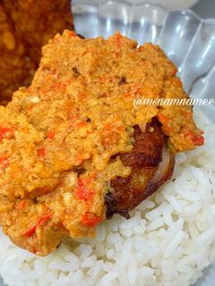 Foto resep Sambal geprek ala (pak gembus) & ayam goreng ungkep