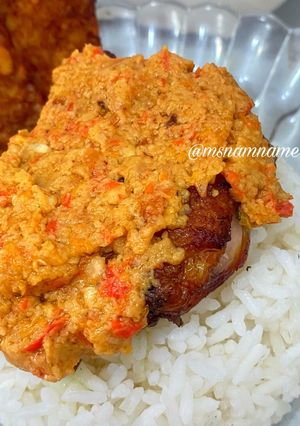 Foto resep Sambal geprek ala (pak gembus) & ayam goreng ungkep