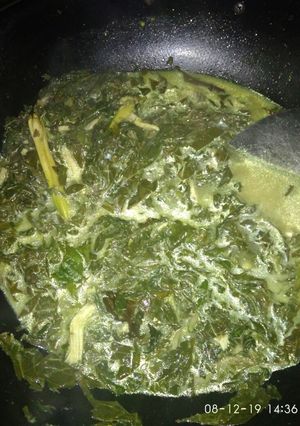 Foto resep Gulai daun ubi dengan suwiran ayam 😍😋