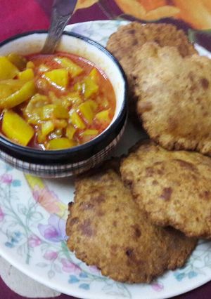 A picture of Bedmi Poori & Alloo kaduu ki sabzi..