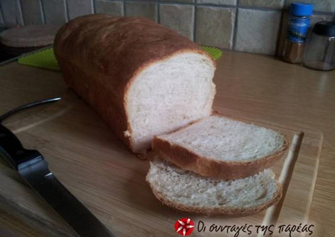 κύρια φωτογραφία συνταγής Τέλειο ψωμί για τοστ