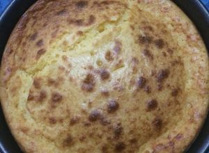 Una foto de Faina con crema de choclo