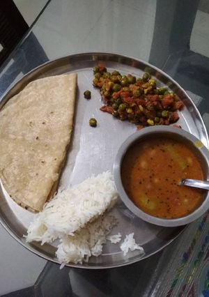 मटर, गाजर की सब्ज़ी (Mutter/peas gajar ki sabzi recipe in hindi) रेसिपी मुख्य फोटो