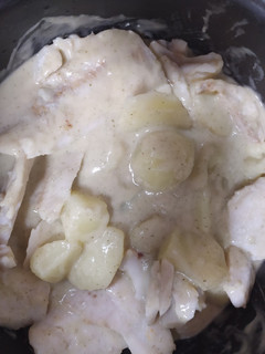 Una foto de Merluza al vapor con patatas en salsa verde Thermomix