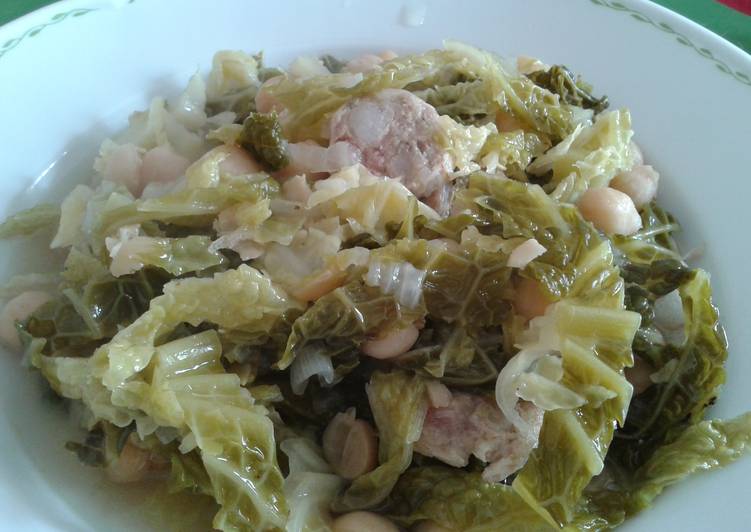 Garbanzo con berza y chorizo