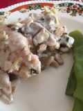 Pollo en suave crema de almendras y pleurotus 