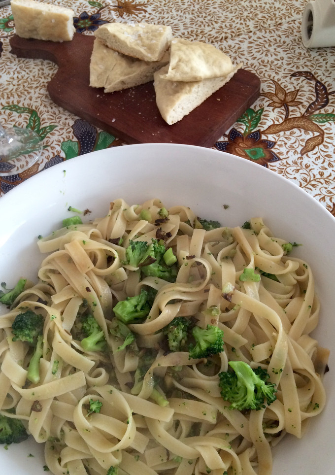 Una foto de Cocina para parejas: Fetuccini con brócoli