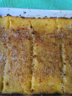 Una foto de Cocina para parejas: Cuadraditos de polenta (apto celiacos y muy rápido)