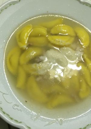 Una foto de Tortelini in brodo