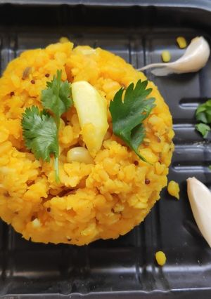 A picture of Garlic Moong Dal😋.