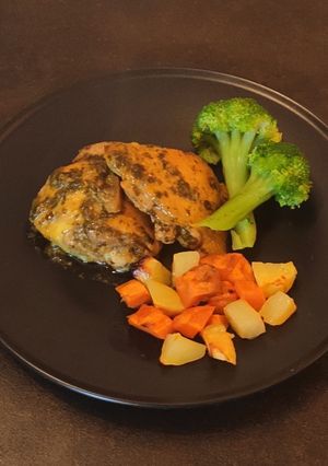 Foto di Pollo alle spezie e limone sotto sale