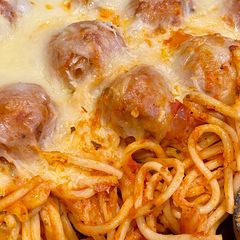 A picture of Cast iron baked spaghetti.
