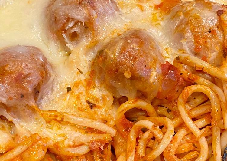 Cast iron baked spaghetti Cast iron baked spaghetti